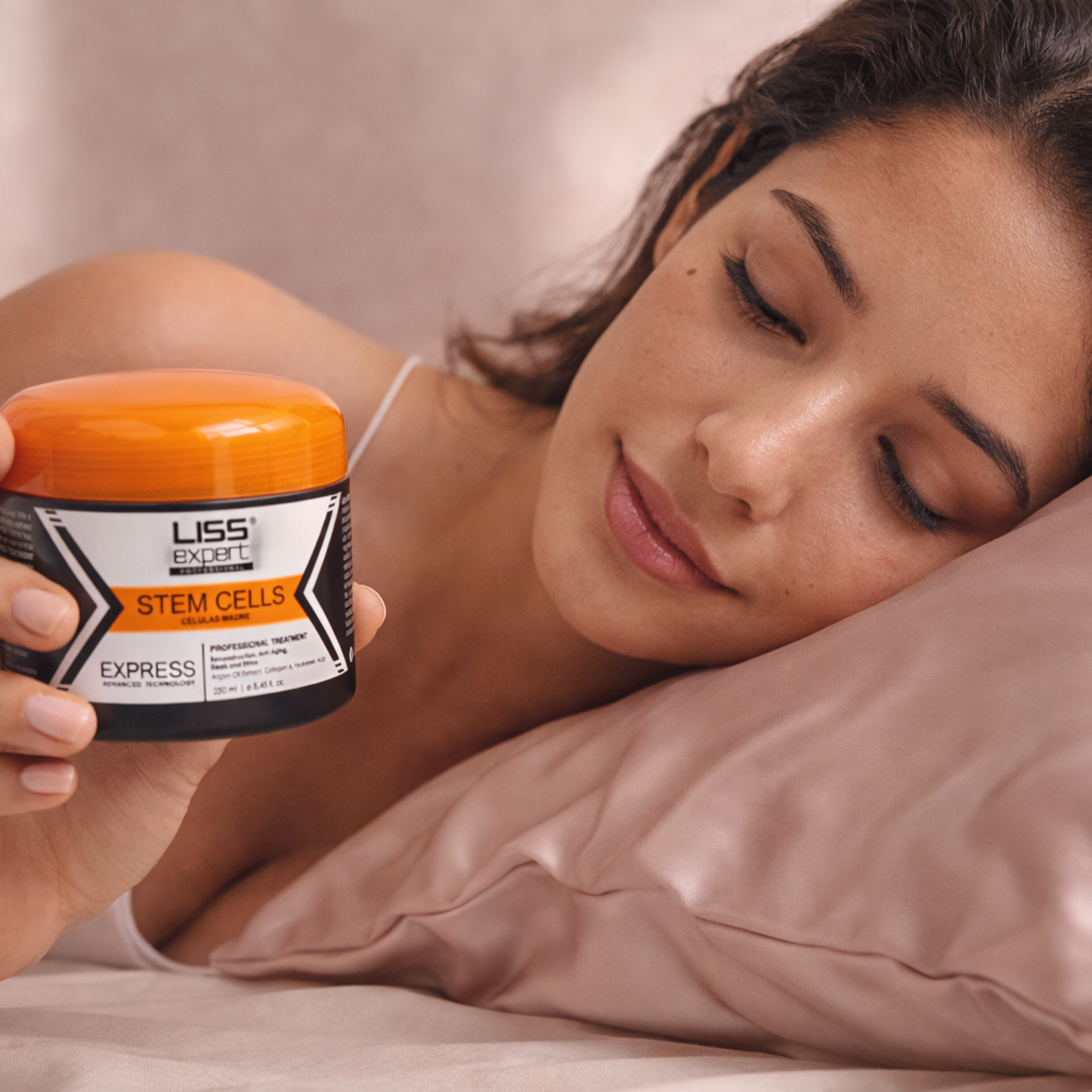 Kit Capilar Premium: Funda de Satín para Almohada + Alisado de Células Madre Liss Expert 250 ml